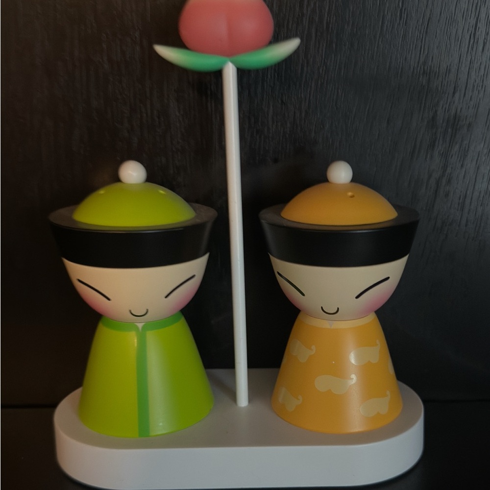 Alessi Mr. And Mrs. Chin Salt and Pepper Shakers